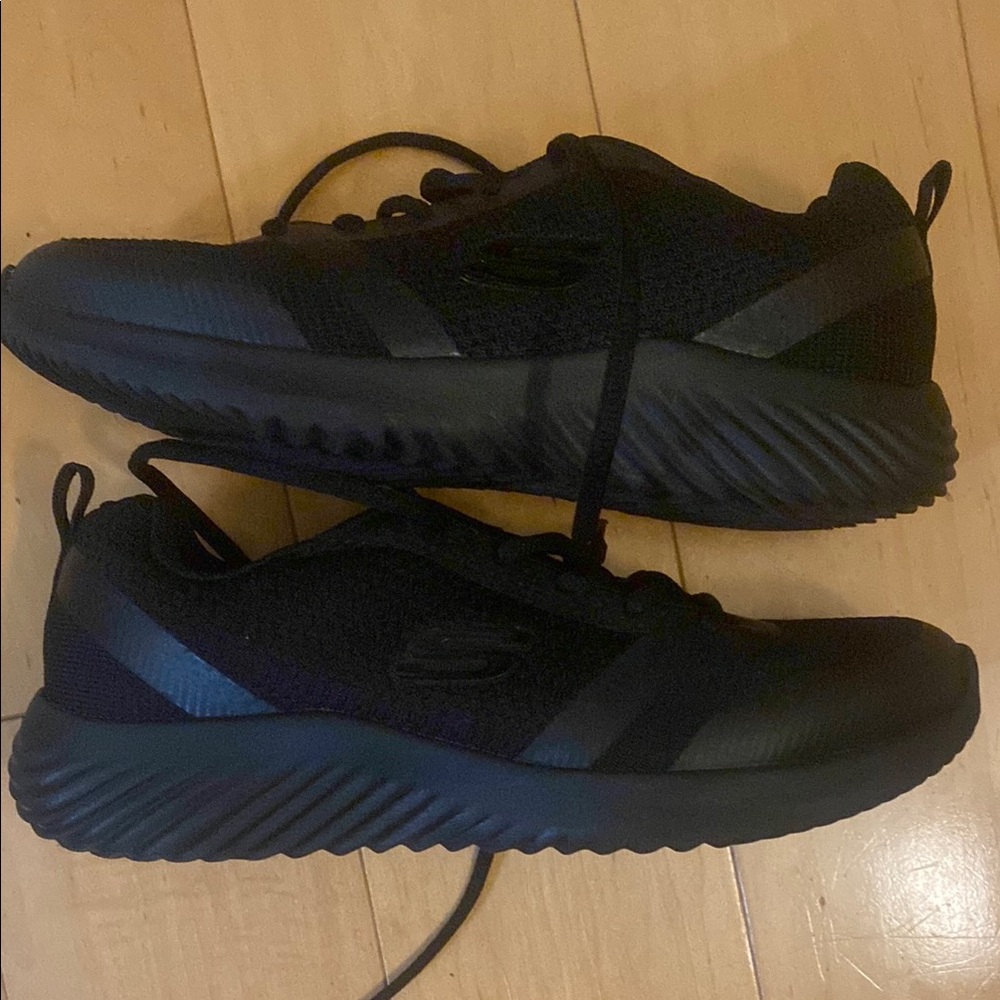 Kid’s Sketchers Black Athletic Shoes Size 6.5